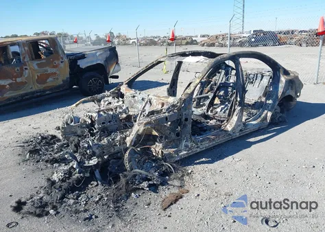 2018 Mercedes-Benz C 300 из США, поврежденный, VIN 55SWF4JB6JU260596